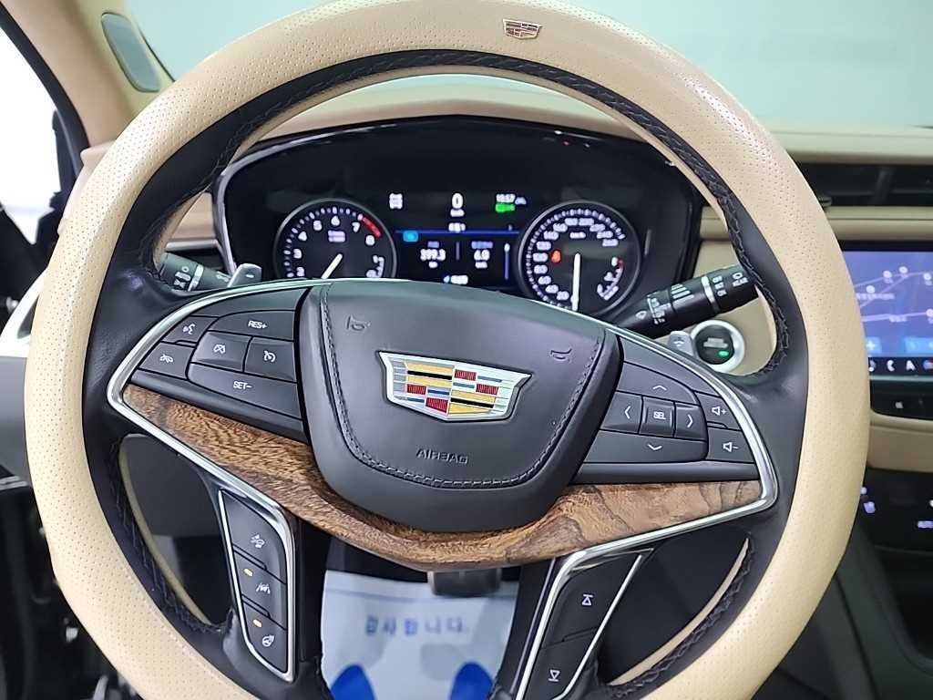 Cadillac XT5 - Vista 9