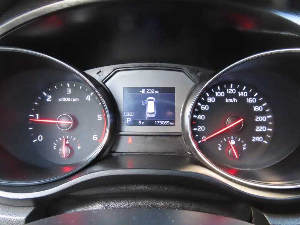 KIA Carnival - Vista 10