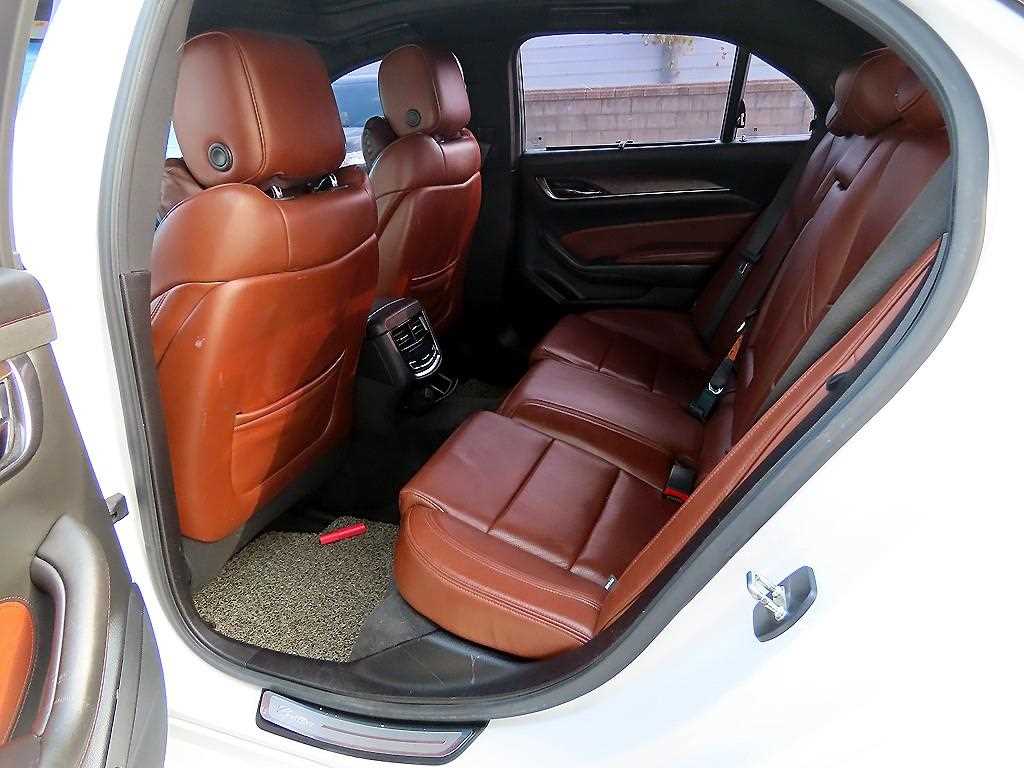 Cadillac CTS - Vista 6