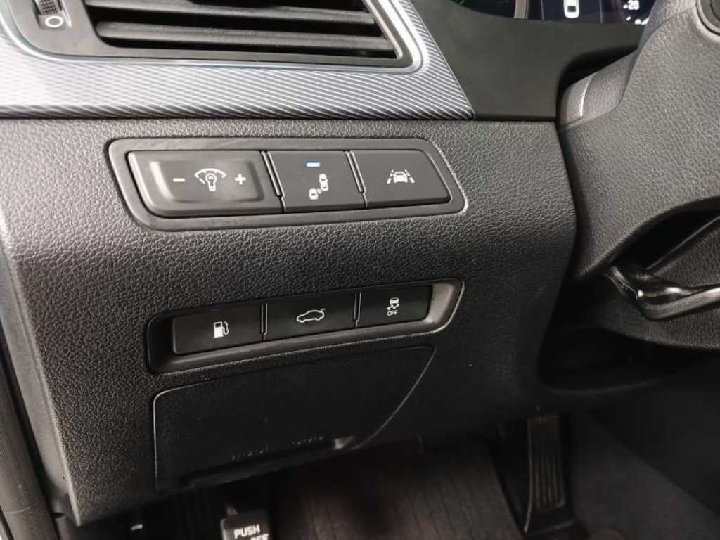 HYUNDAI Sonata - Vista 12