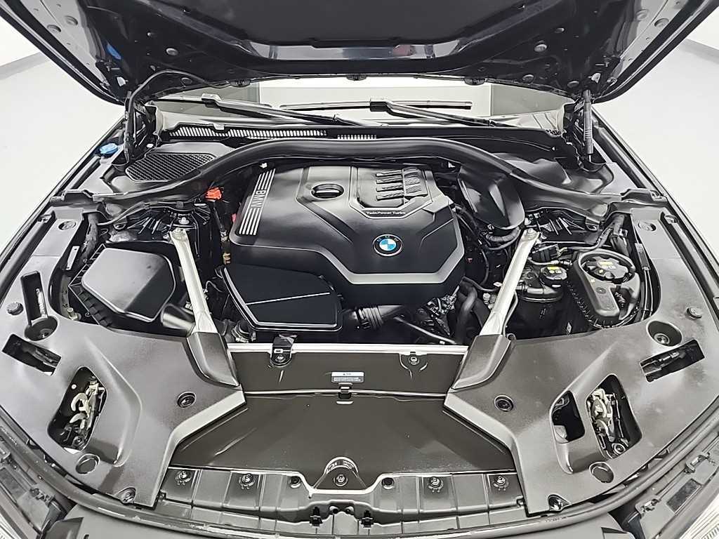 BMW 5 Series - Vista 5