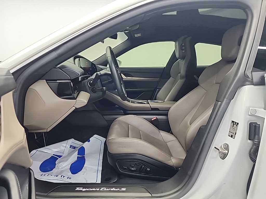 Porsche Taycan - Vista 11