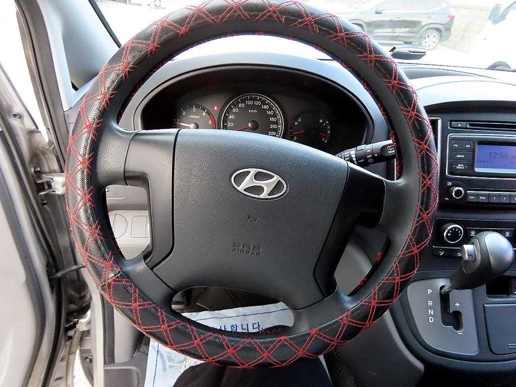 HYUNDAI Starex - Vista 8