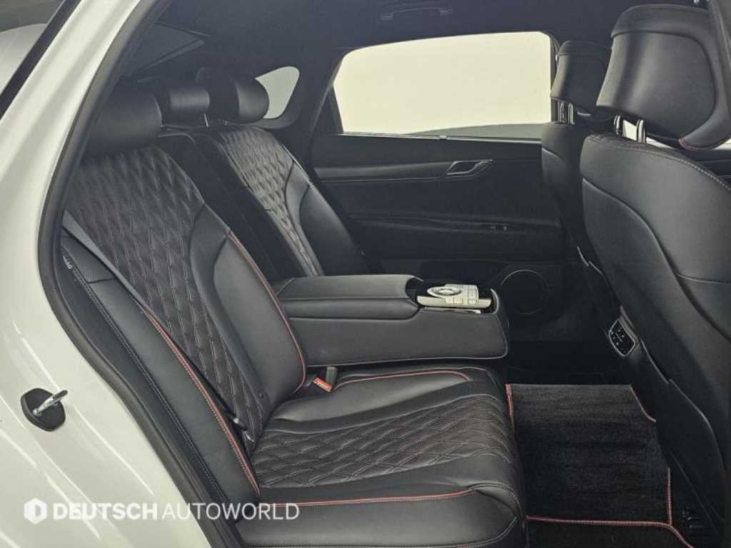 Genesis G80 - Vista 12