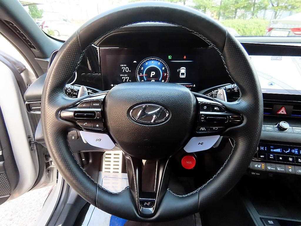 HYUNDAI Avante - Vista 8