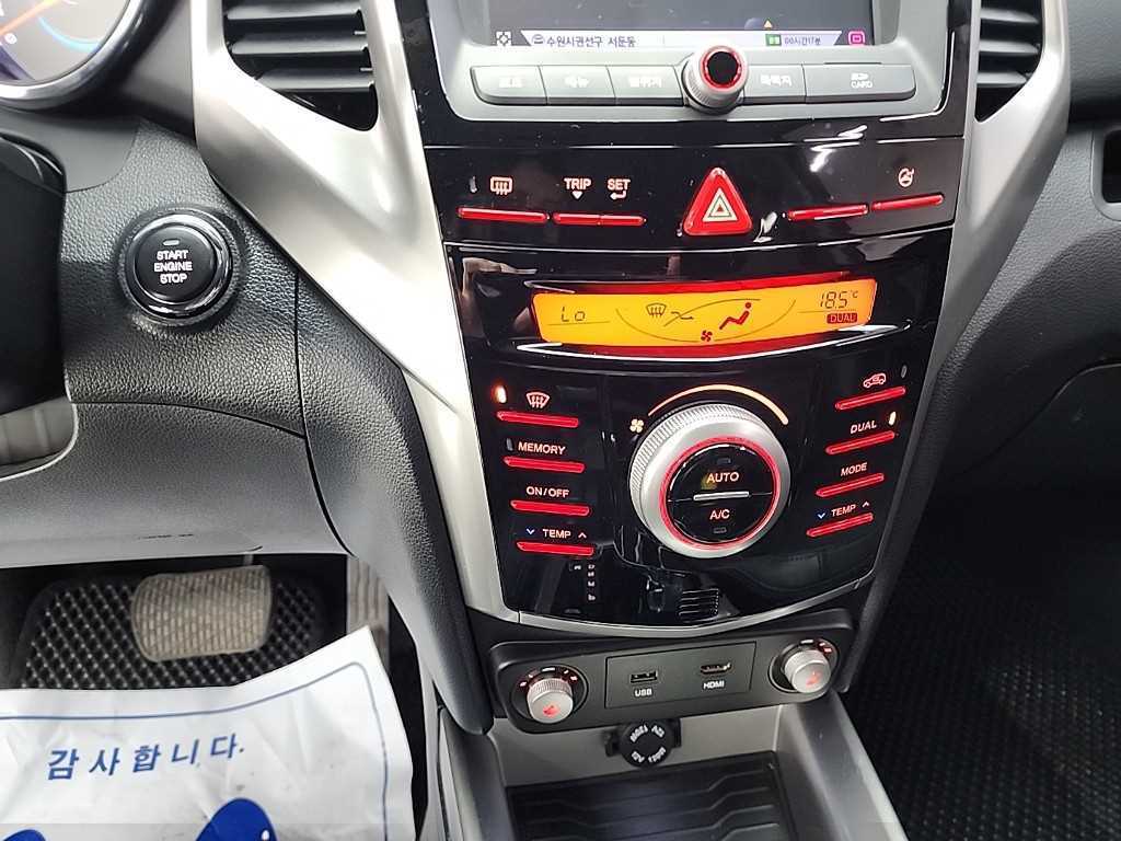 Ssangyong Tivoli - Vista 10