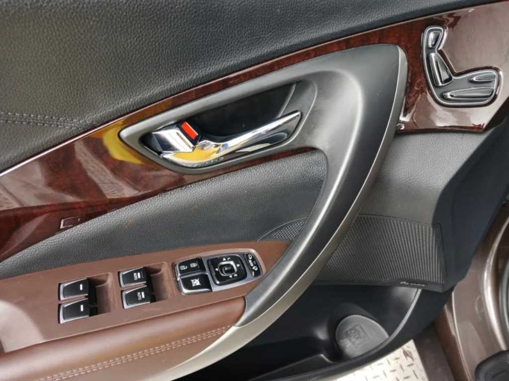 HYUNDAI Grandeur - Vista 9