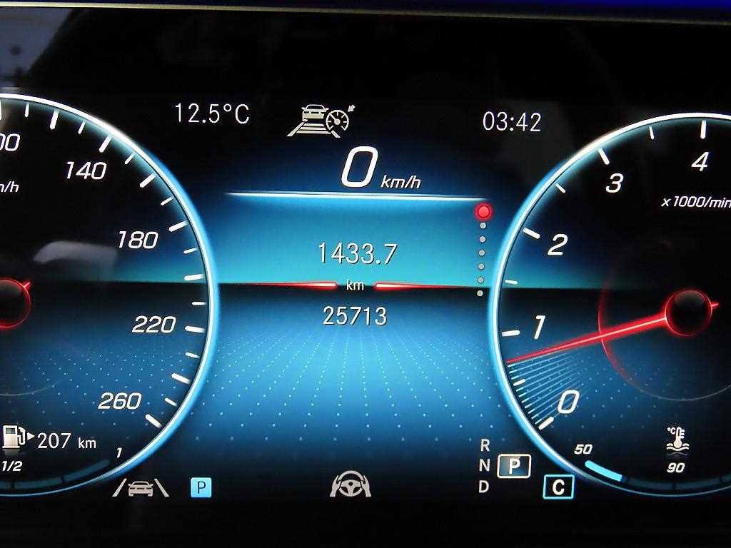 Mercedes Benz E class - Vista 8