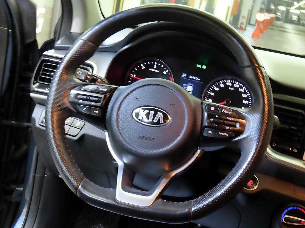 KIA Stonic - Vista 8