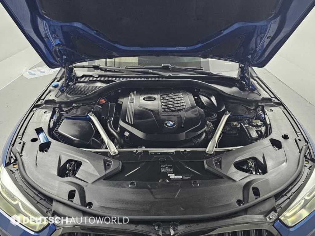 BMW 8 Series - Vista 6