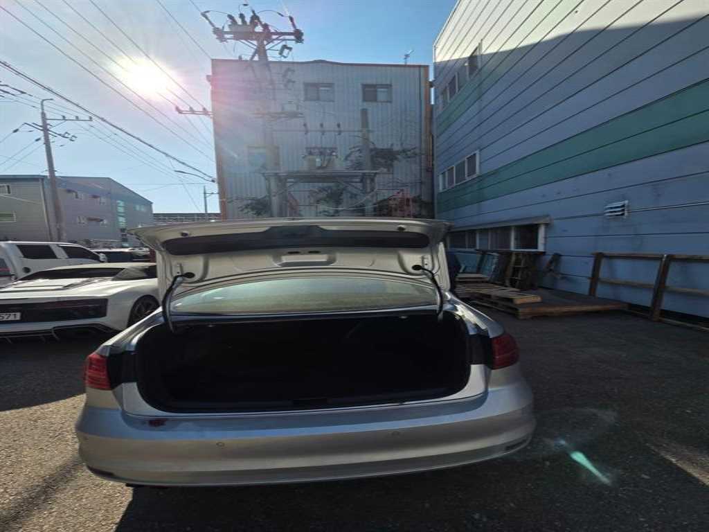 Volkswagen Jetta - Vista 4