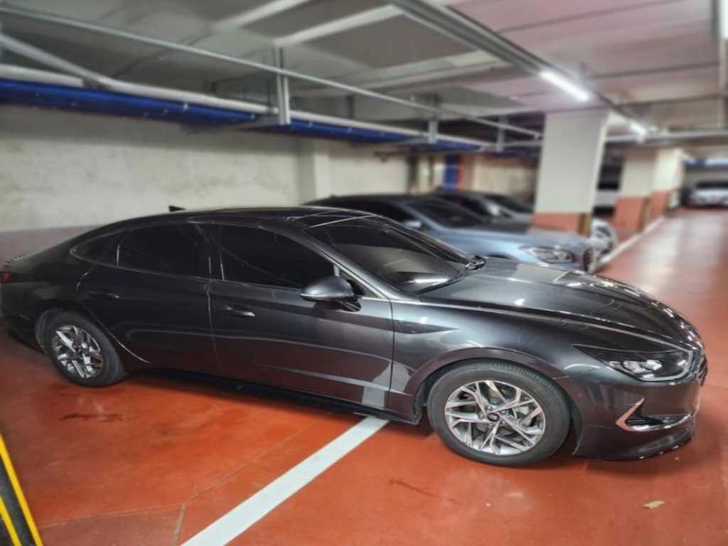 HYUNDAI Sonata - Vista 3