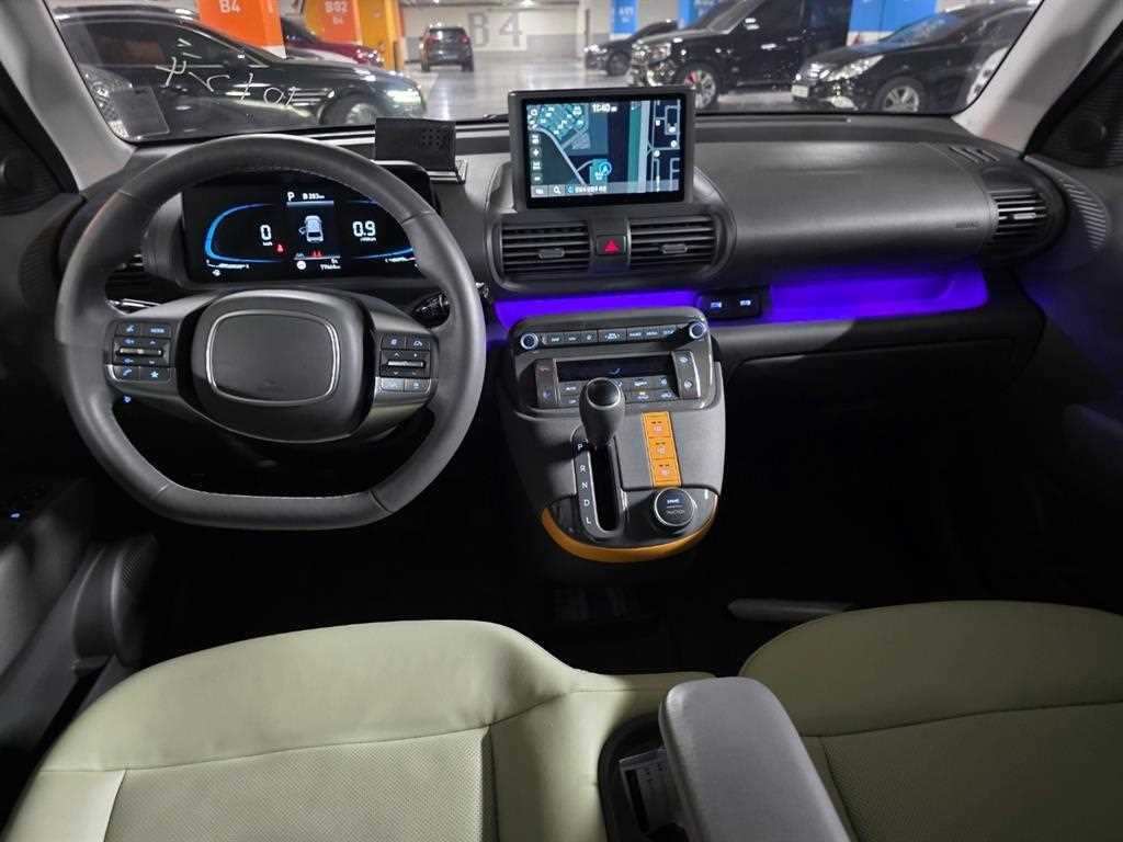 HYUNDAI Casper - Vista 5