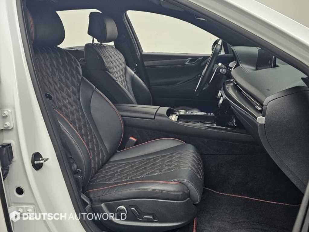 Genesis G80 - Vista 10