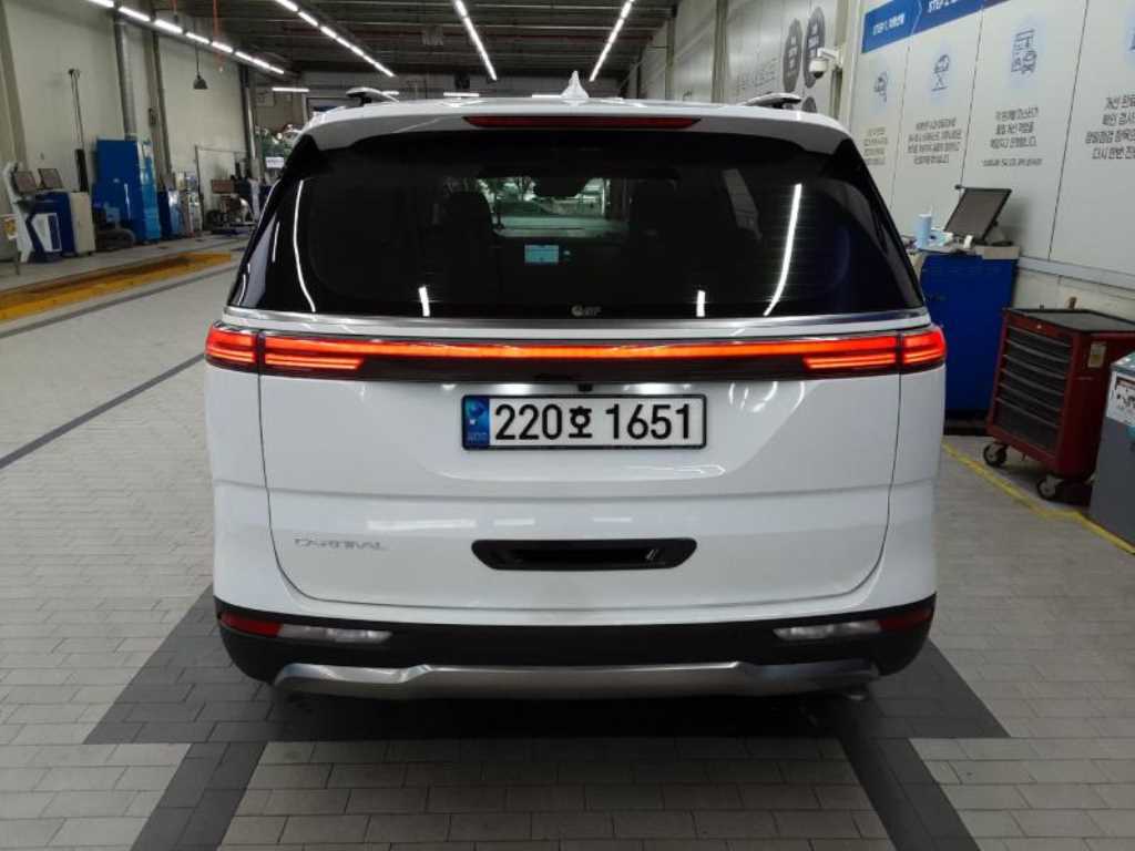 KIA Carnival - Vista 4