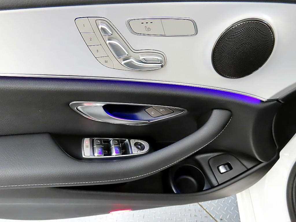 Mercedes Benz E class - Vista 11