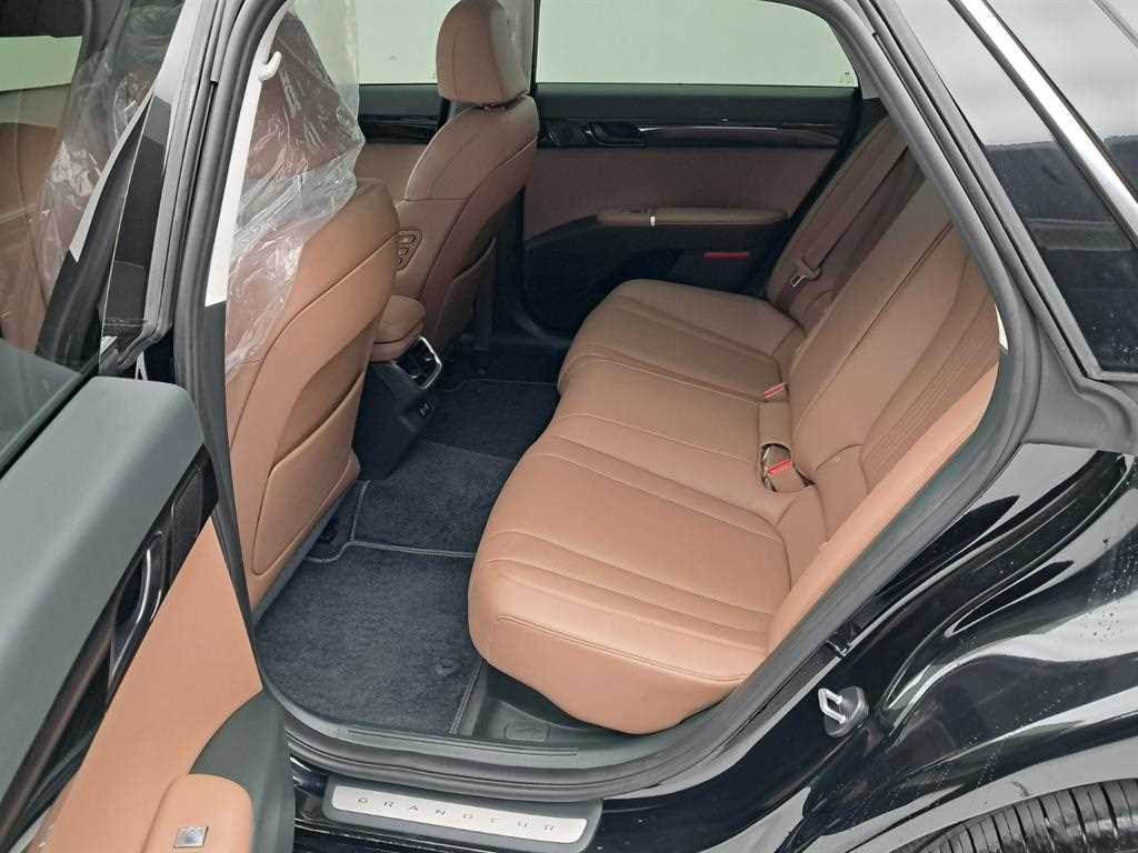 HYUNDAI Grandeur - Vista 12