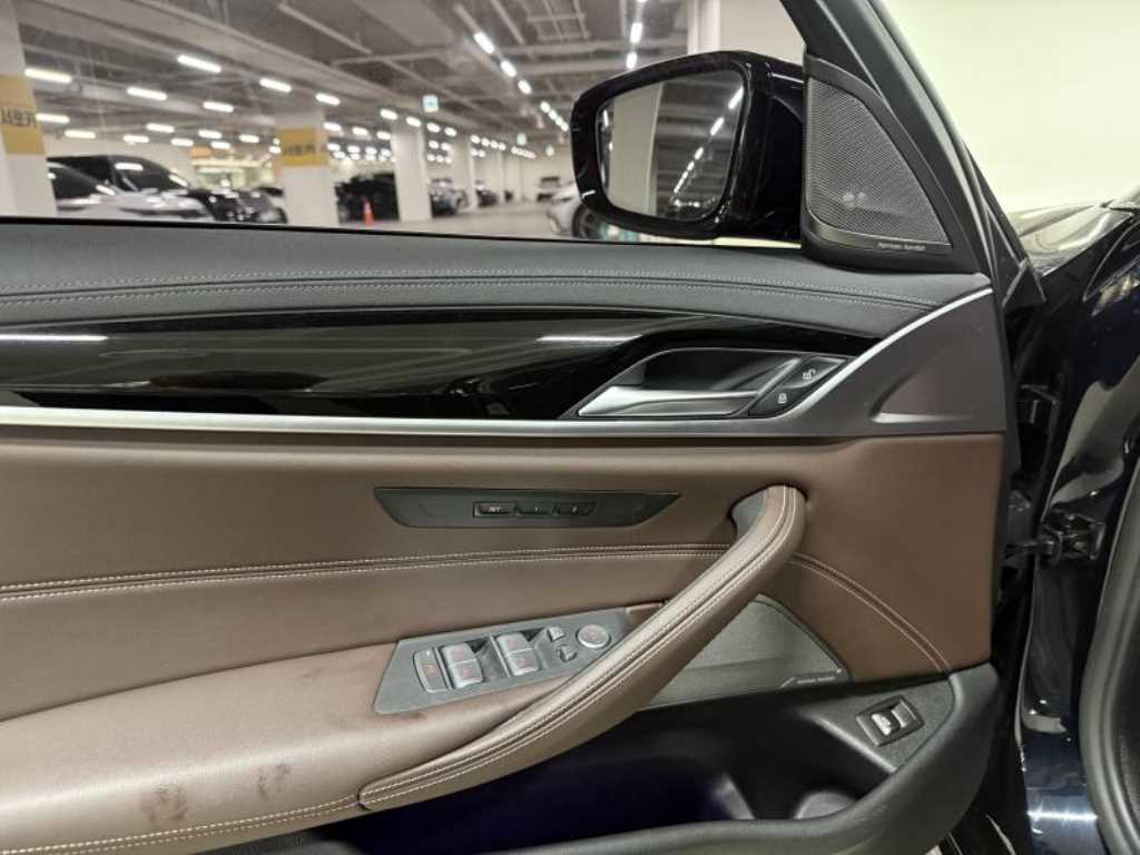 BMW 5 Series 2021 - Importación desde Corea - HF Imports Iquique - Foto 15