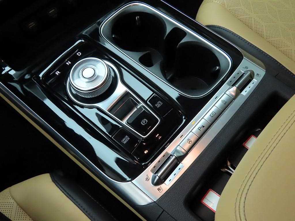 KIA Carnival - Vista 11