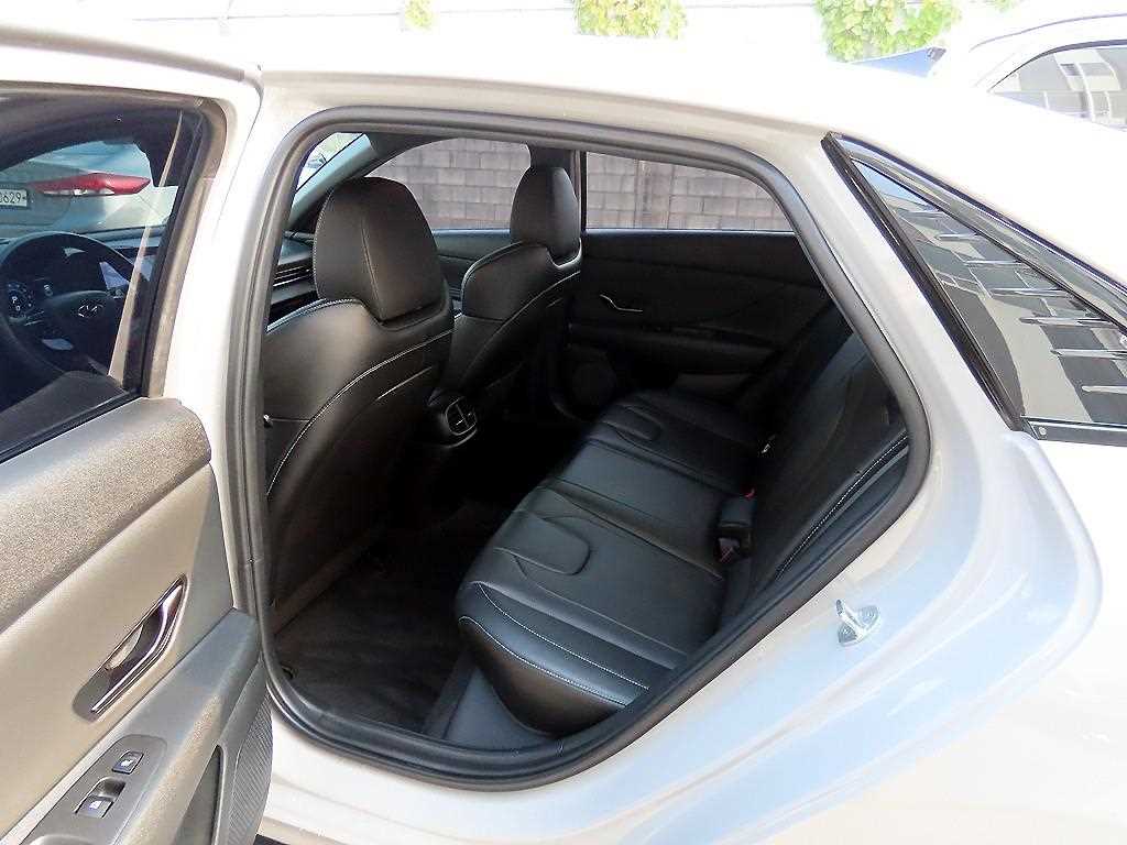 HYUNDAI Avante - Vista 6