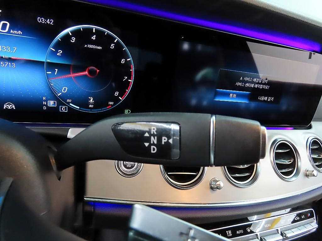 Mercedes Benz E class - Vista 10