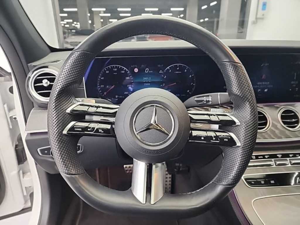 Mercedes Benz E class - Vista 9