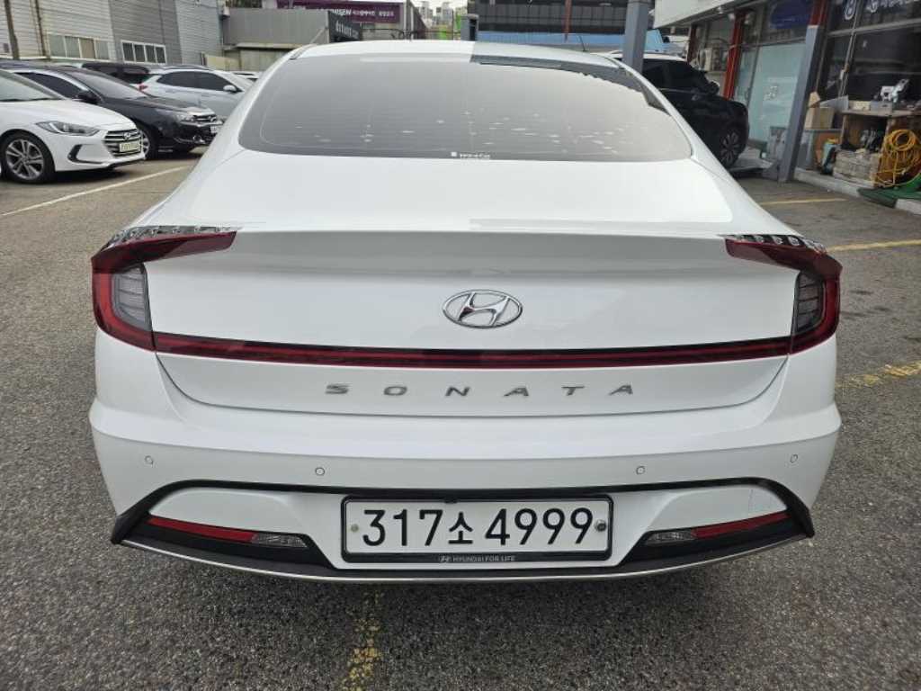 HYUNDAI Sonata - Vista 4