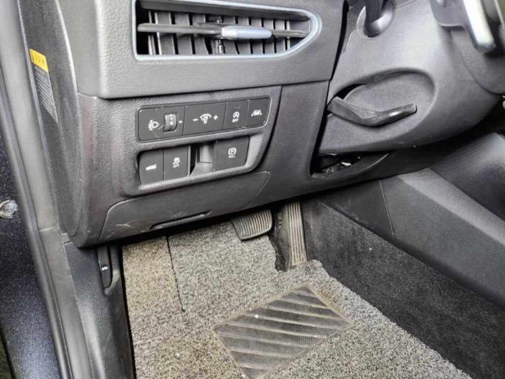 HYUNDAI Sonata - Vista 11