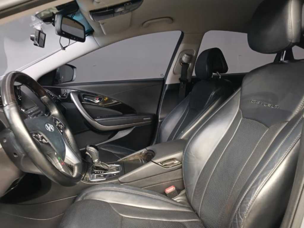 HYUNDAI Grandeur - Vista 7