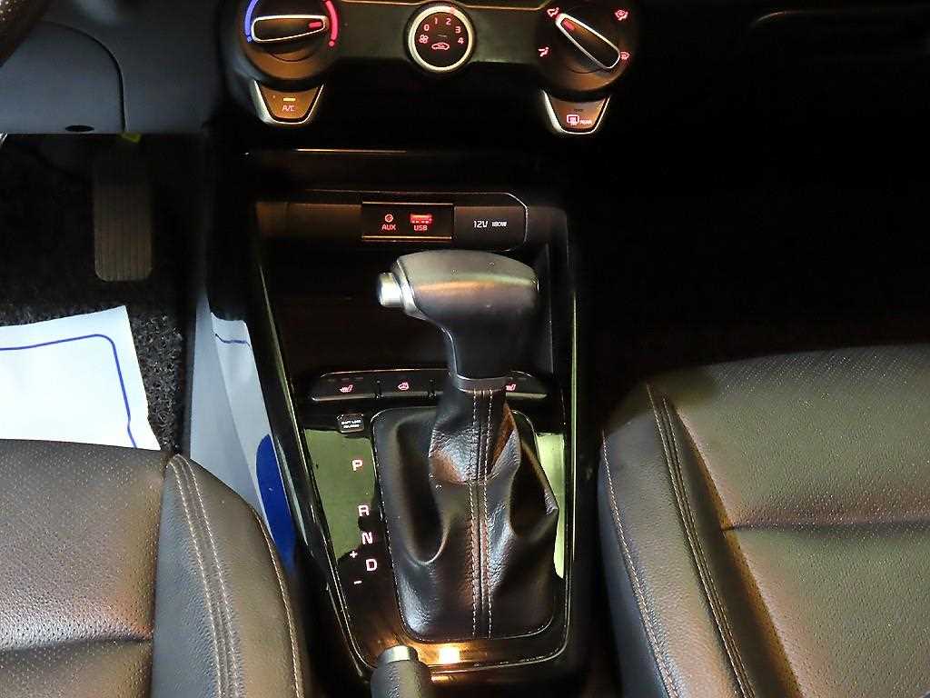 KIA Stonic - Vista 12