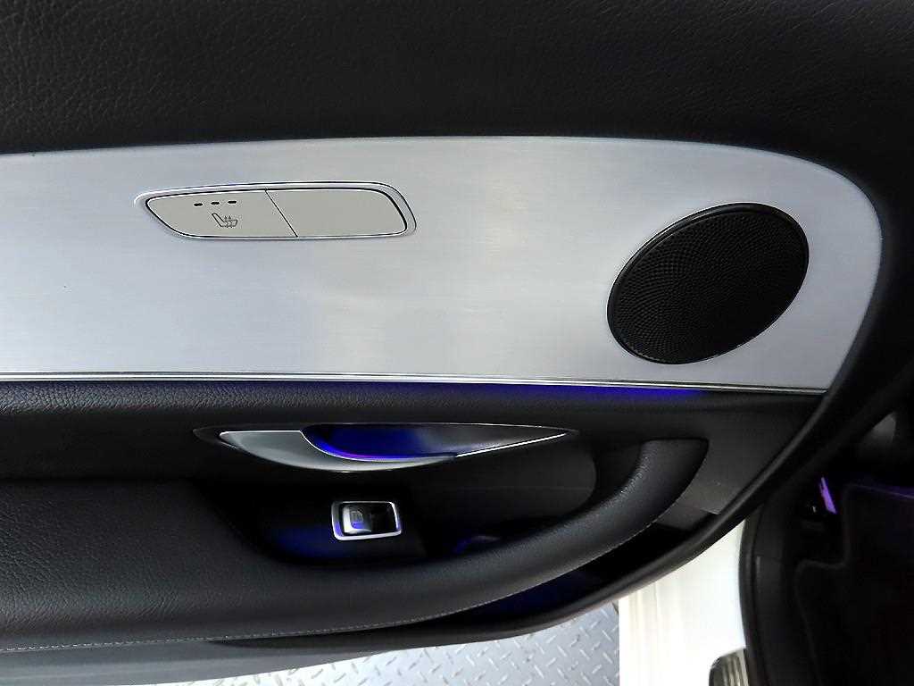 Mercedes Benz E class - Vista 12