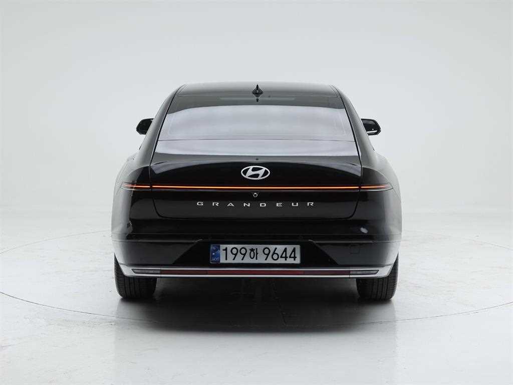 HYUNDAI Grandeur - Vista 5