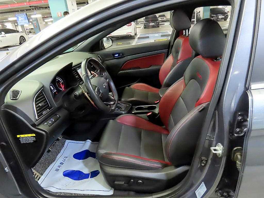 HYUNDAI Avante - Vista 6