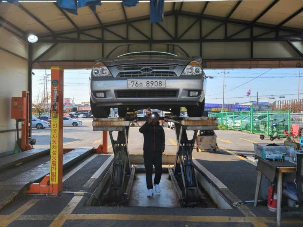 KIA Carnival - Vista 6