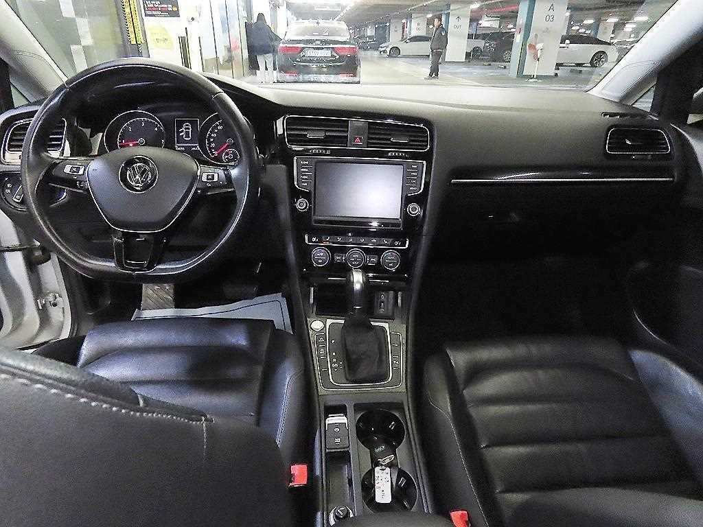 Volkswagen Golf - Vista 11