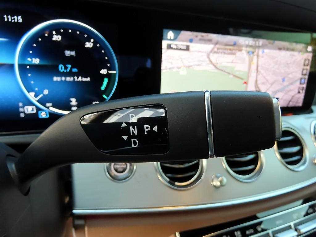 Mercedes Benz E class - Vista 10