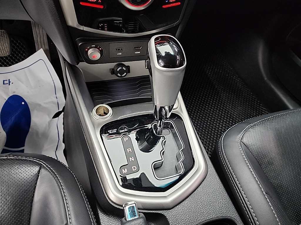 Ssangyong Tivoli - Vista 8