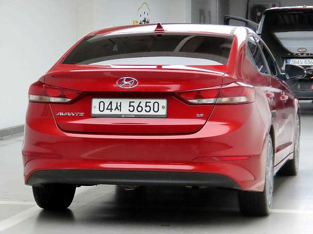 HYUNDAI Avante - Vista 4