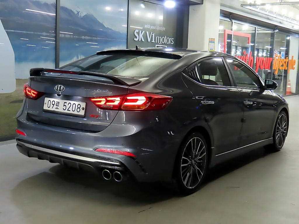 HYUNDAI Avante - Vista 4