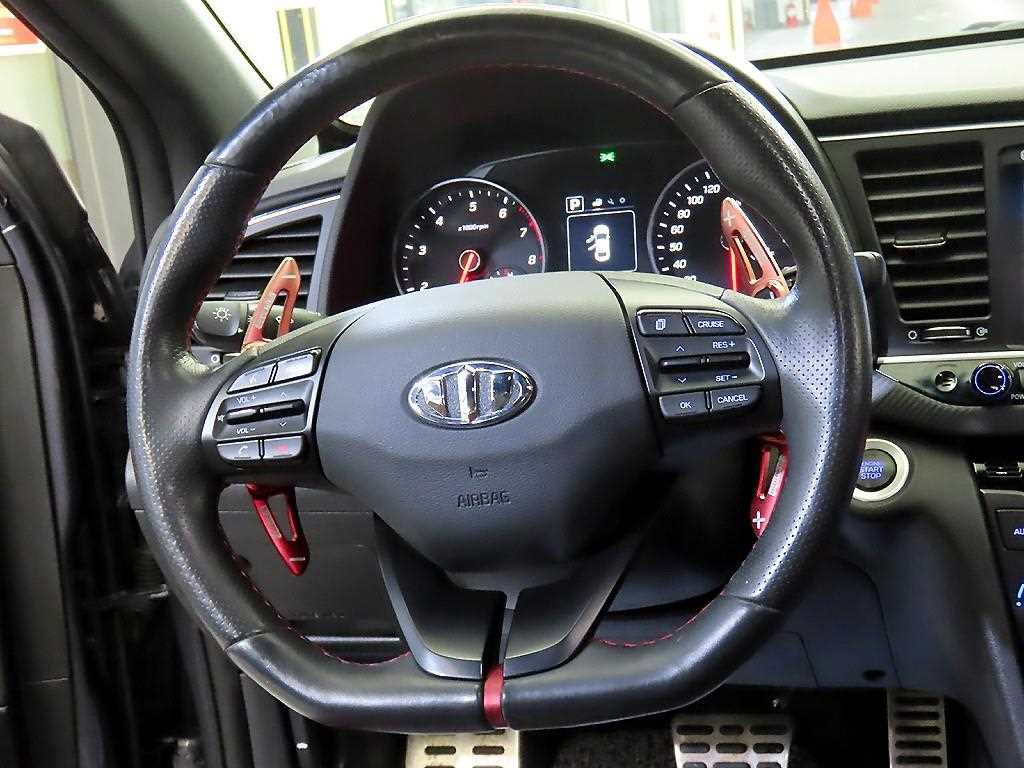 HYUNDAI Avante - Vista 8