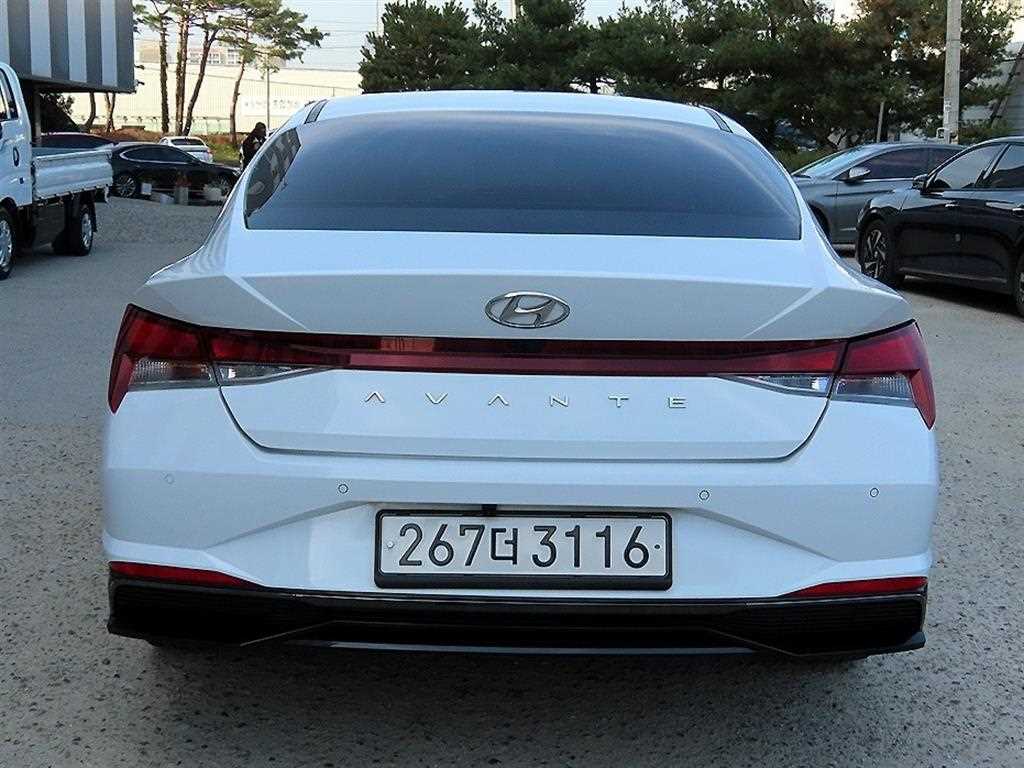 HYUNDAI Avante - Vista 4