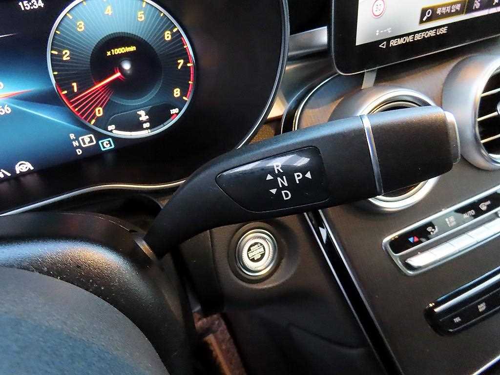 Mercedes Benz GLC Class - Vista 11