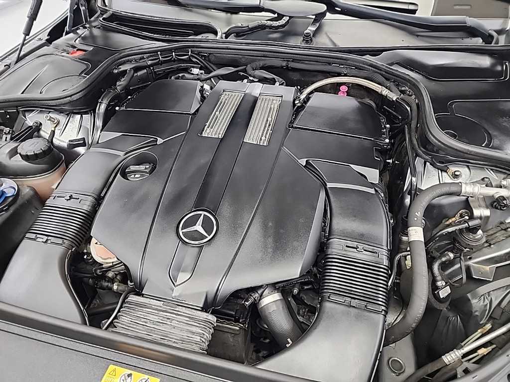 Mercedes Benz S Class - Vista 5