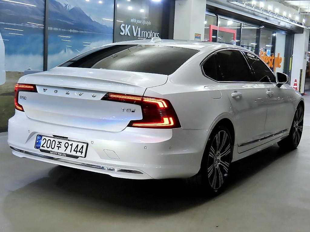 Volvo S90 - Vista 4