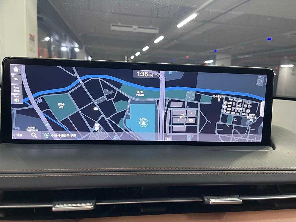 Genesis GV70 - Vista 8