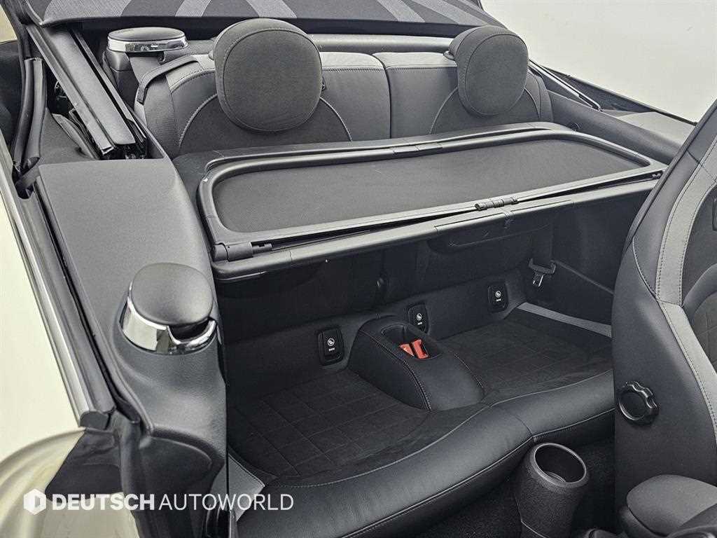 Mini Cooper Convertible - Vista 12