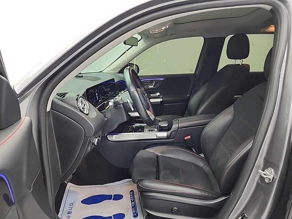 Mercedes Benz GLB Class - Vista 11