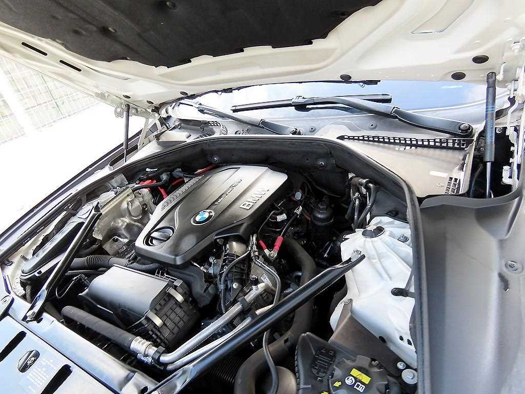 BMW 5 Series 2016 Blanco - Importación desde Corea - HF Imports Iquique - Foto 19