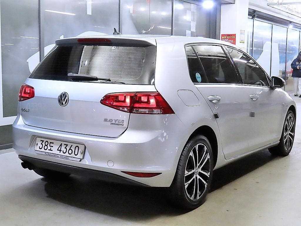 Volkswagen Golf - Vista 4