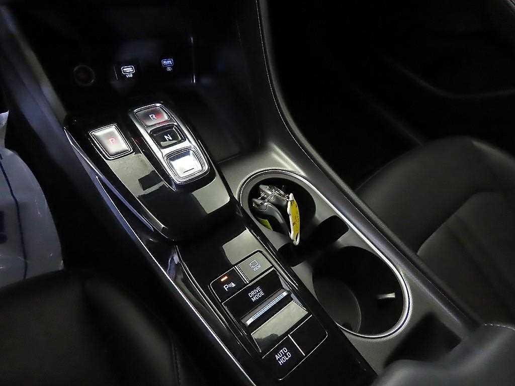 HYUNDAI Sonata - Vista 12